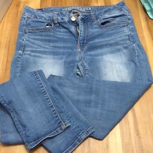 COPY - American Eagle Super Stretch Skinny Jeans Size 10